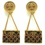 Boucles d’oreilles en soldes : clips Chanel