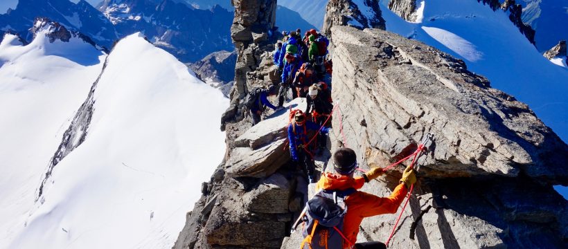 alpinistes en montagne